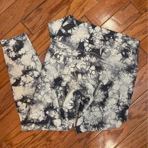 Lululemon Align™ High-Rise Pant 25" Black and White Diamond Dye Leggings